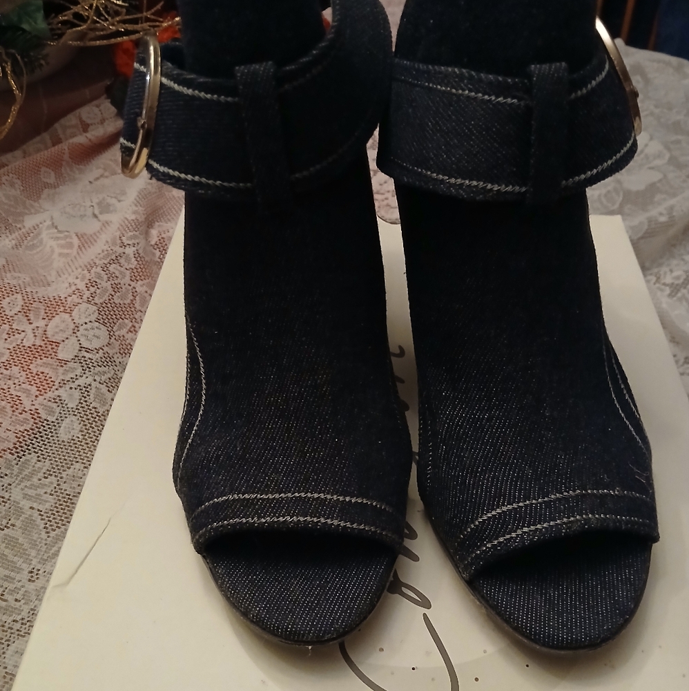 Comfort Dark Denim Ladies Dressy Boot Sandal. Size 8. New in box. (Cato)
